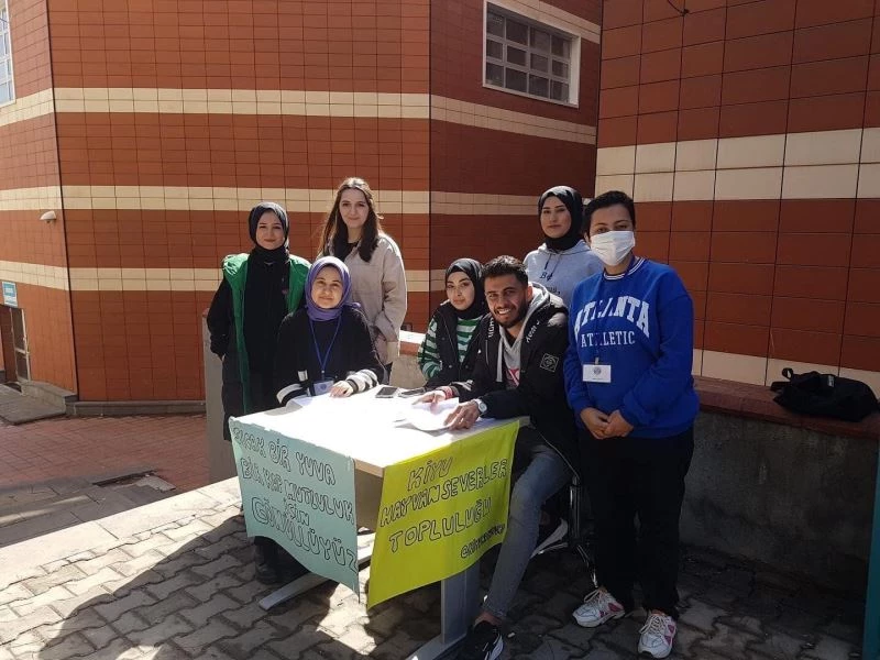 Üniversiteli hayvanseverler 