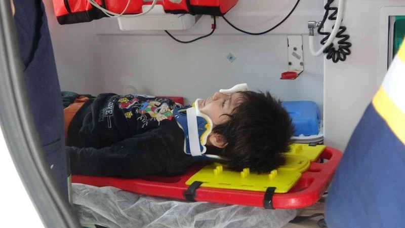 Yaya geçidini kullanan çocuk hastanelik oldu
