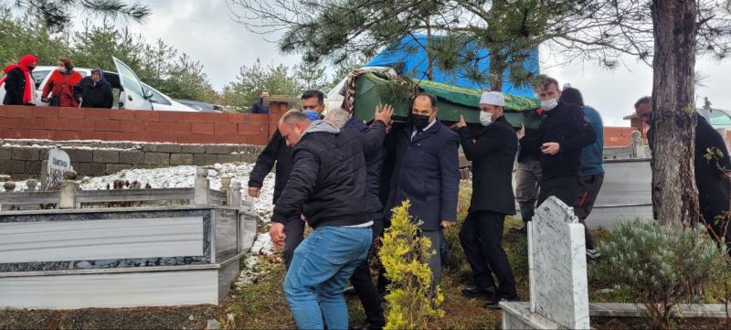 Zonguldak Vali Yardımcısı Uçar’ın annesi Kastamonu’da toprağa verildi
