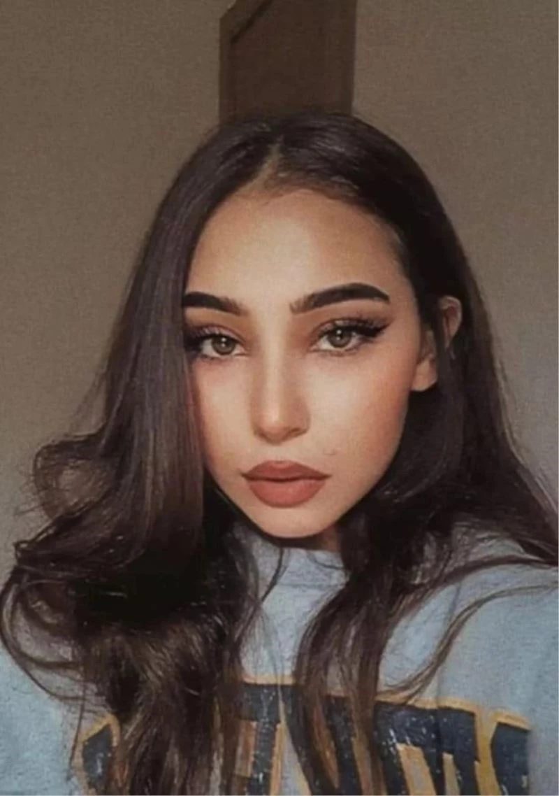 Nazlı kalbine yenildi
