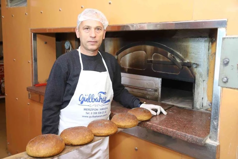 Siyez ekmeği fırınlarda
