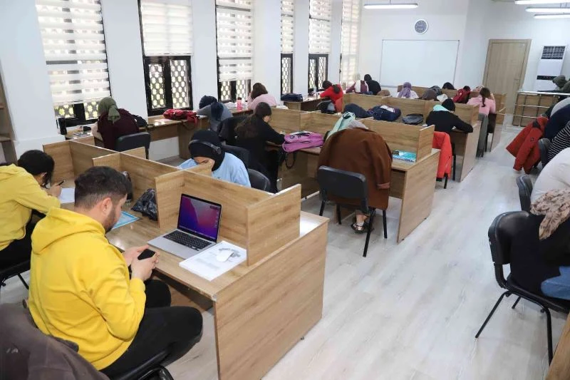 Karaköprü okuma evlerinde hizmet saatleri uzadı
