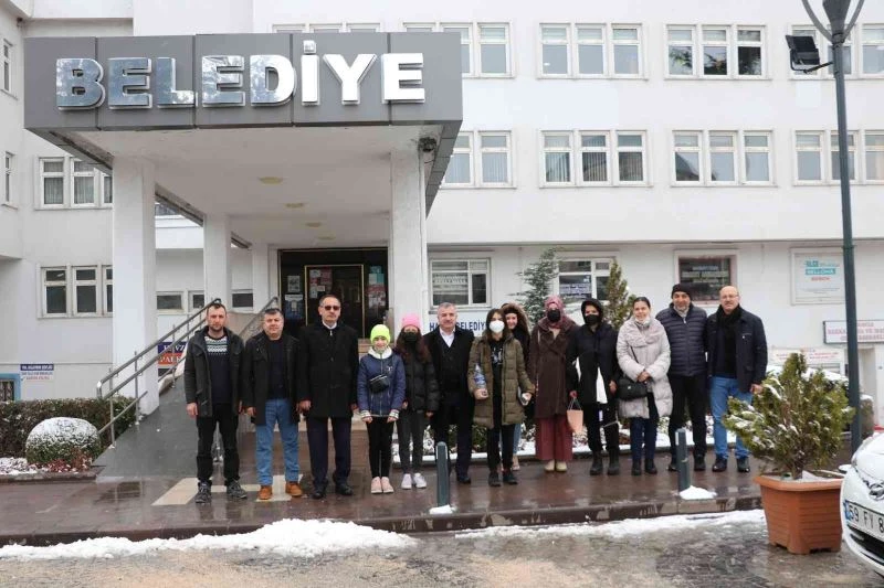 Başkan Özdemir, genç karatecileri yolcu etti
