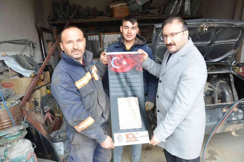 Emet Belediyesi’nden esnafa 100. zafer yılı takvimi
