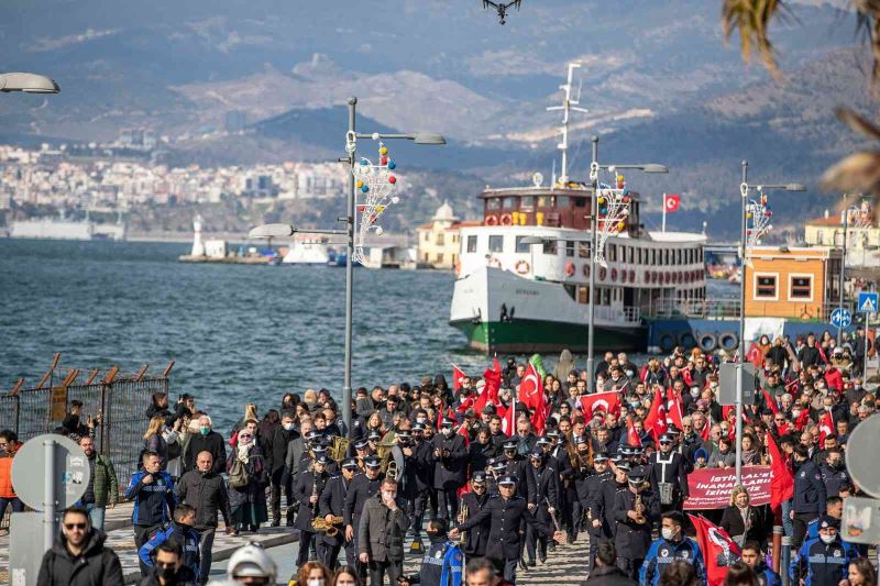 İzmir’de İstiklal Marşı’nın kabulünün yıldönümü coşkuyla kutlandı
