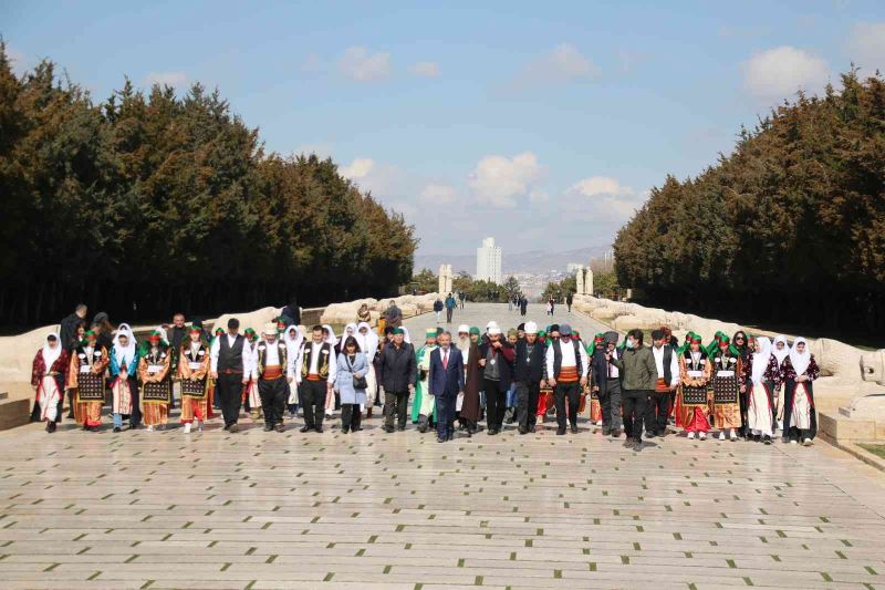 Türkmen Alevi Bektaşi Vakfı’ndan Anıtkabir’e ziyaret
