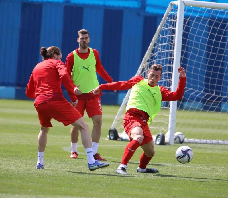 Sivasspor, Adana maçının taktiğini çalıştı
