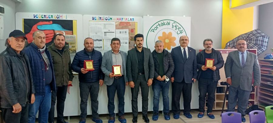 Portakal Çiçeği Anaokulundan Destekçilerine Plaket