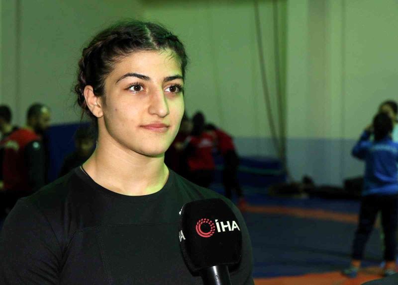 Türkiye şampiyonu Ahıskalı Elvira’nın hedefi ay- yıldızlı mayoyla dünya şampiyonluğu
