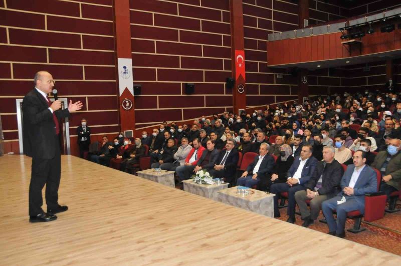 Eski Başbakan Yardımcısı Akdoğan’dan söyleşi ve imza günü
