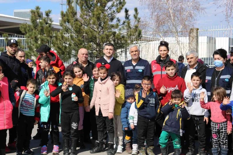 Tahliye edilen 295 Ahıska Türkü: “Erdoğan iyi ki Müslümanların başında, Allah hiçbir zaman Müslümanların başından eksik etmesin”
