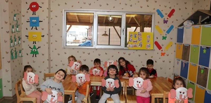 Sivas AKD KIDS ailesi 14 Mart Tıp Bayramını kutladı
