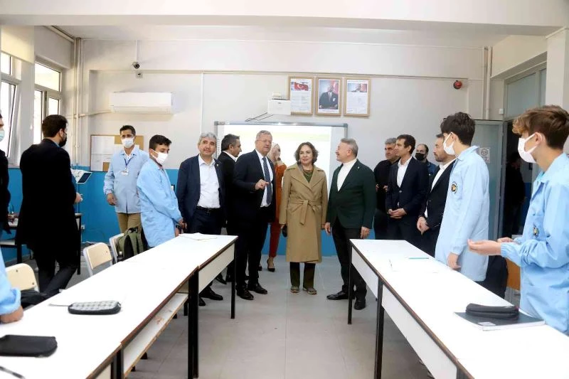 Mersin milletvekilleri MTOSB’nin çalışmalarını yerinde inceledi
