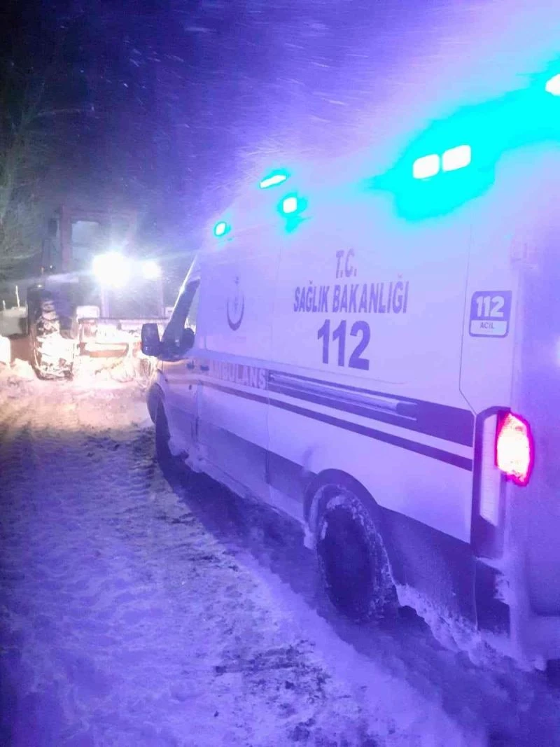 İçtiği ilaçtan zehirlenen genç 8 saat sonra hastaneye ulaştırıldı
