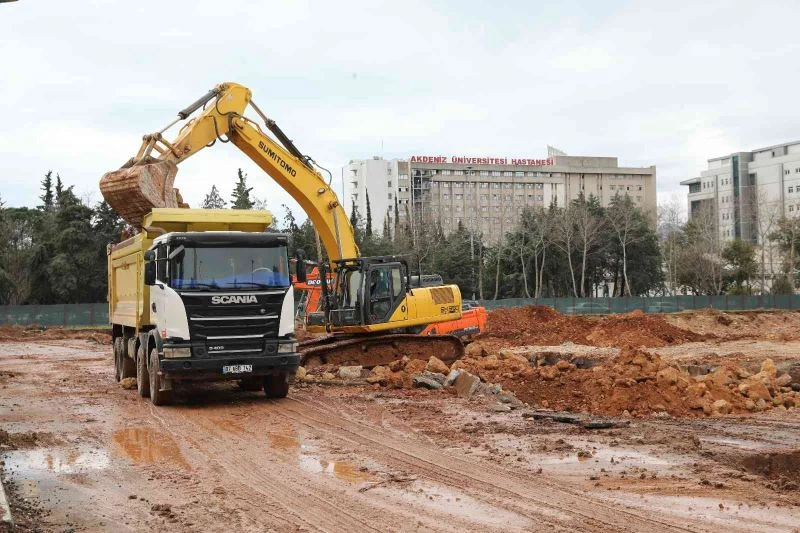 AÜ Tıp Fakültesi Otoparkının temeli atılıyor
