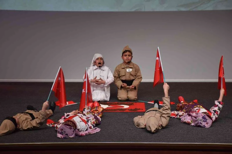 Öğrenciler İstiklal Marşını okumak için yarıştı
