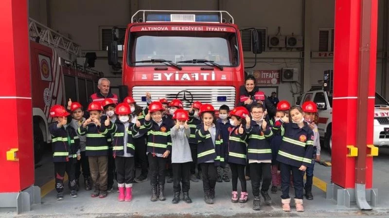 İtfaiye sevdalısı öğrenciler eğlenerek öğrendi
