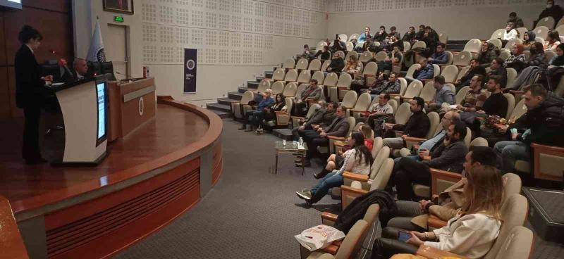 Erzurum Tabip Odası’nın düzenlediği konferansta doktor sorunları ele alındı
