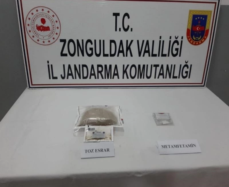 Durdurulan otobüsteki yolcudan uyuşturucu çıktı

