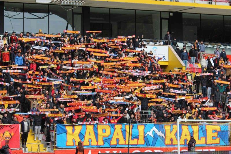 Kayserispor-Konyaspor maçını 7 bin 212 taraftar statta izledi
