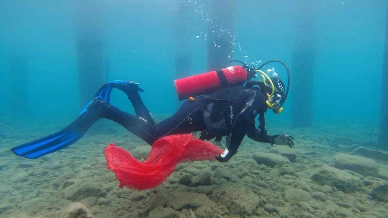 Deniz dibi ter temiz oldu
