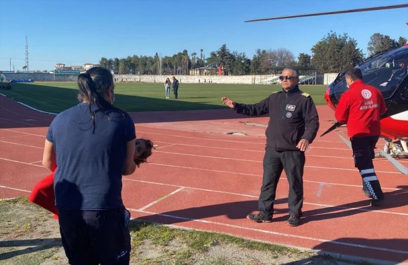 Ambulans helikopter, tuz ruhu içen çocuk için havalandı