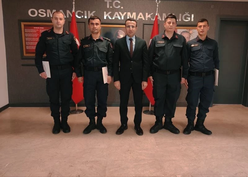 Kaymakam Alpay’dan jandarma personeline başarı belgesi
