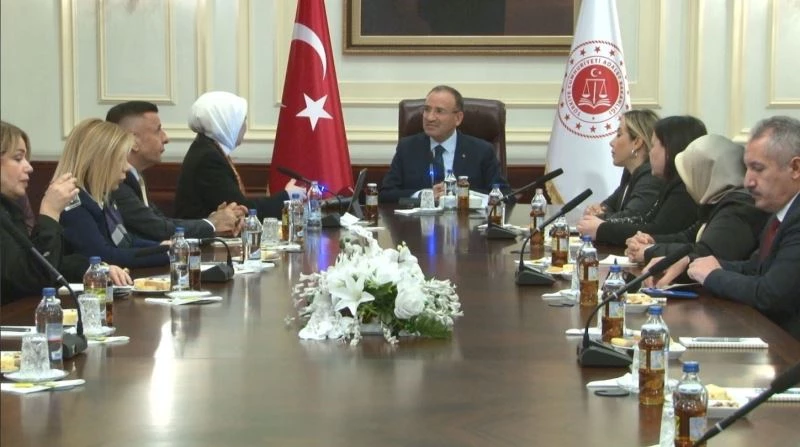 Bakan Bozdağ, TBMM Kadına Yönelik Şiddetin Araştırılması Komisyonu üyelerini kabul etti

