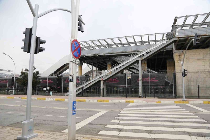 İzmit Tren Garı mevkiine sinyalizasyon kuruldu
