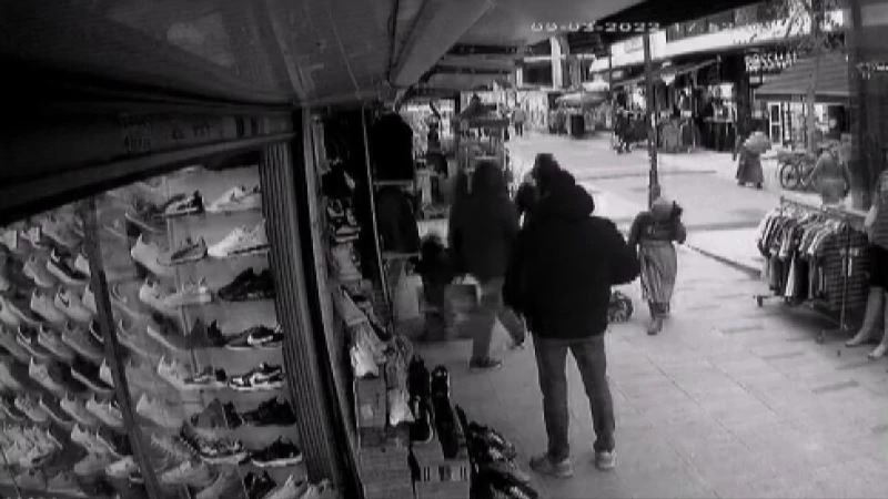 Maltepe’de giyim mağazasına müşteri gibi girdiler, eşofman çalıp kaçtılar
