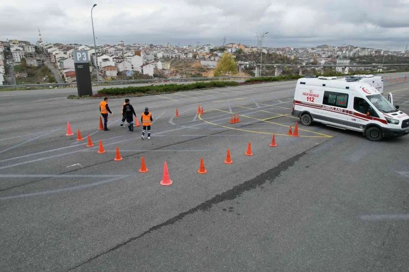 Ambulans sürücülerinin eğitimi nefes kesti

