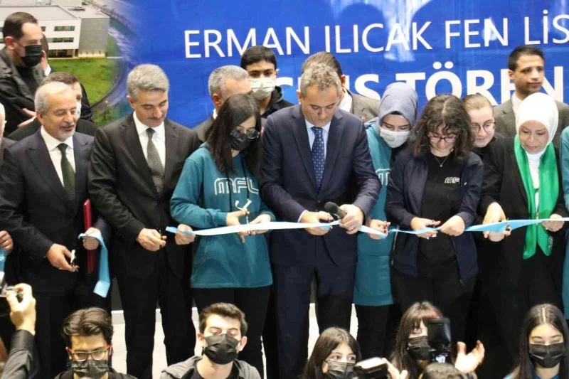 Bakan Özer: “Türkiye kız çocuklarını eğitime kavuşturma problemini son 20 yılda çözmüştür”
