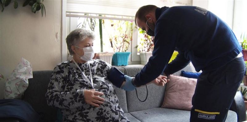 Yaşlı ve hasta vatandaşlar “Panik Butonu” hizmeti ile hayata bağlanıyor
