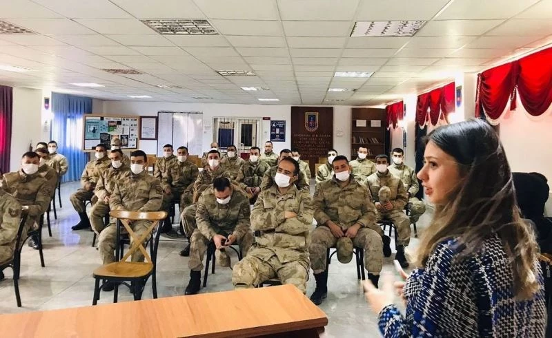 Askerlere tütün mamullerinin zararları hususunda eğitim verildi
