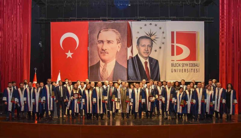 Şeyh Edebali Üniversitesi’nde 58 akademisyen cübbe giydi
