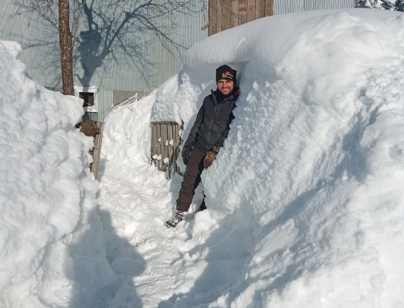 Sinekli Yaylası kara gömüldü
