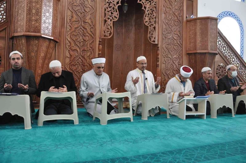 Bulanık’ta Berat Kandili dualarla ihya edildi
