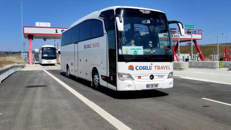 Malkara - Çanakkale Otoyolundan giriş yapan vatandaşlar, köprü açılışına gidiyor
