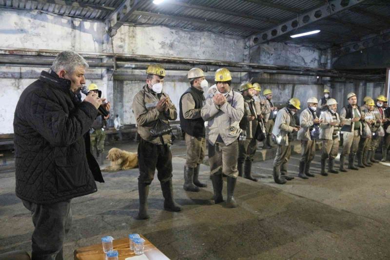Zonguldak’ta madenciler, şehitler için Kur’an-ı Kerim okuttu
