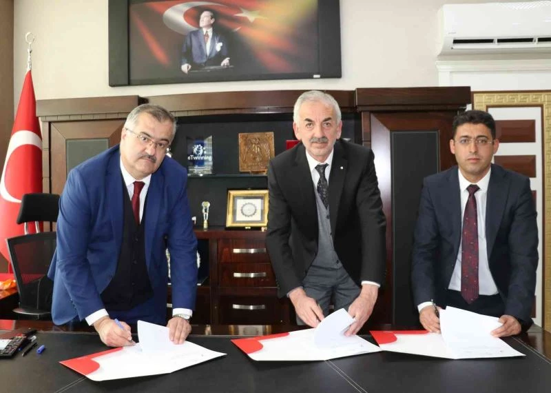 Van’da ‘Kızılay Okulumda’ projesinin protokolü imzalandı
