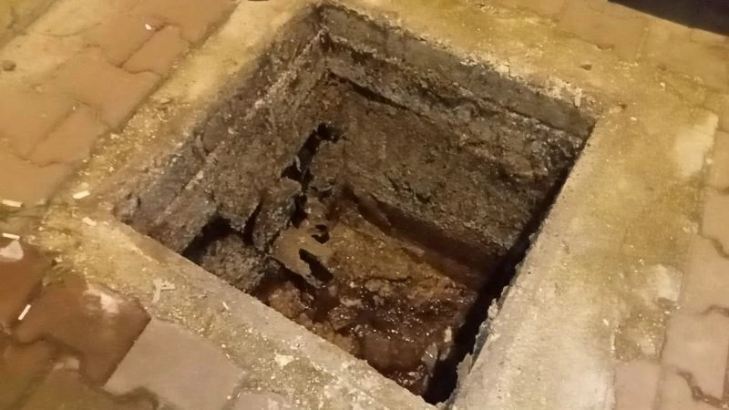 Su saati ve rögar kapağı çalıp kayıplara karıştılar
