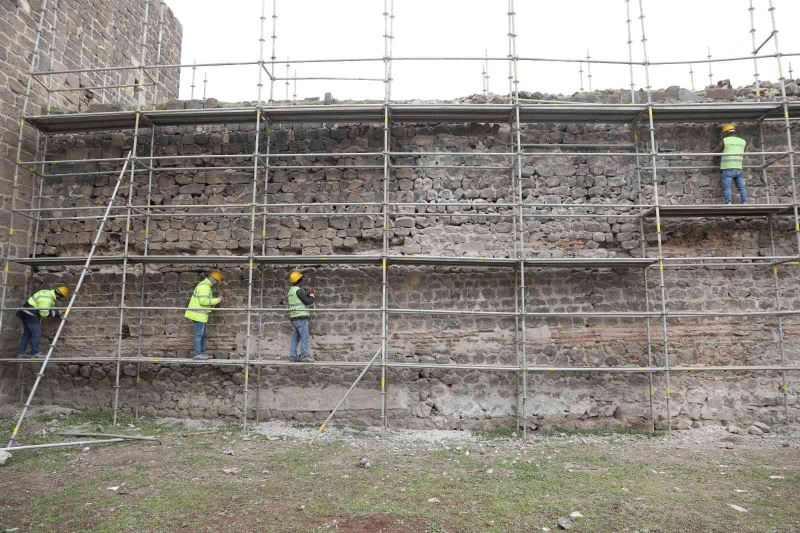 UNESCO listesindeki Diyarbakır Surlarının 5’inci etap restorasyon çalışmaları başladı

