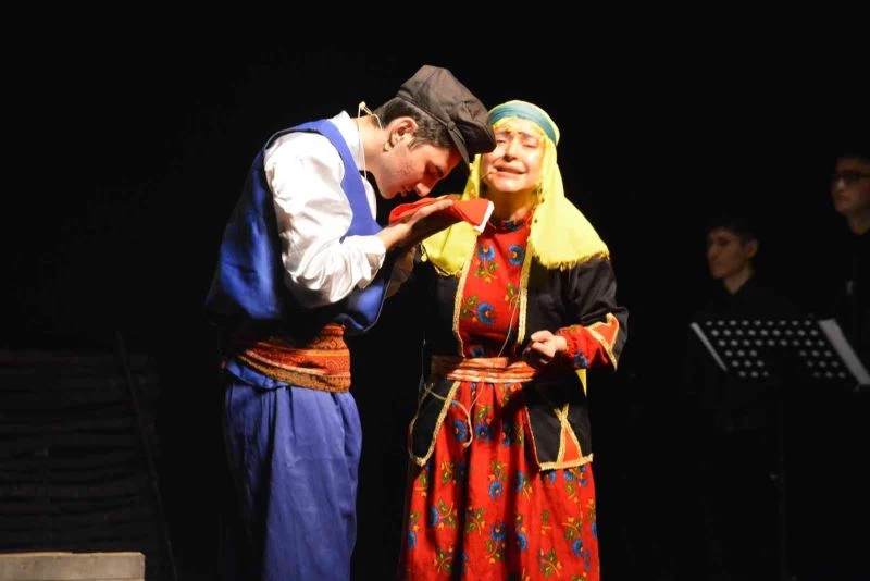 Çanakkale zaferini sahnenin diliyle anlattılar
