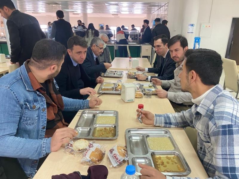 Elazığ’da üniversite öğrencilerine ‘Çanakkale menüsü’ dağıtıldı
