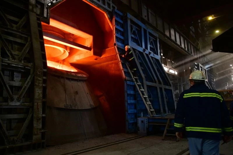 Revize edilen ‘Konverter-3’ ile sıvı çelik üretim kapasitesi 120 tona ulaştı
