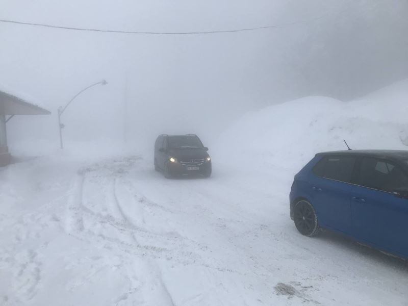 Yoğun sis, karın tadını çıkarmak isteyen vatandaşlara zor anlar yaşattı
