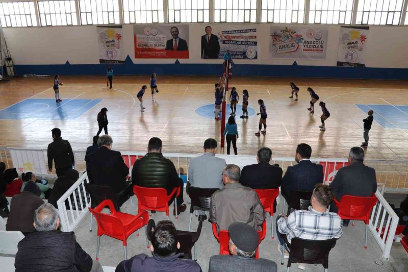 “Anadolu Yıldızlar Ligi Voleybol Grup Müsabakaları” Silifke’de başladı
