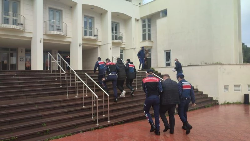 Telefonuna ulaşamayınca dolandırıldıklarını anladılar
