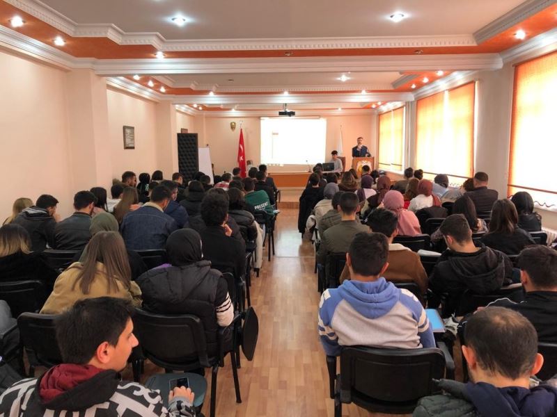 Hadim’de insan hayatında zamanın önemi konulu konferans verildi
