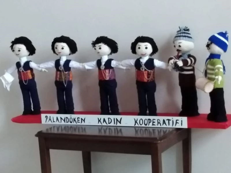 Örgü bebek üretiyorlar
